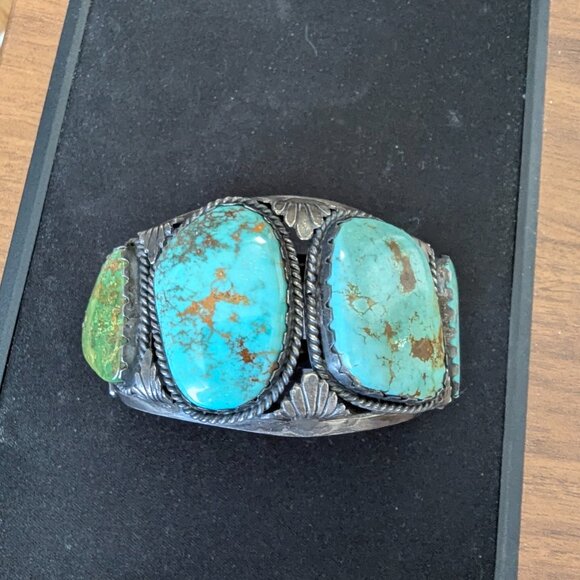 Stunning Vintage Navajo Sterling Silver Four-Stone Turquoise Cuff Bracelet - Picture 3 of 13